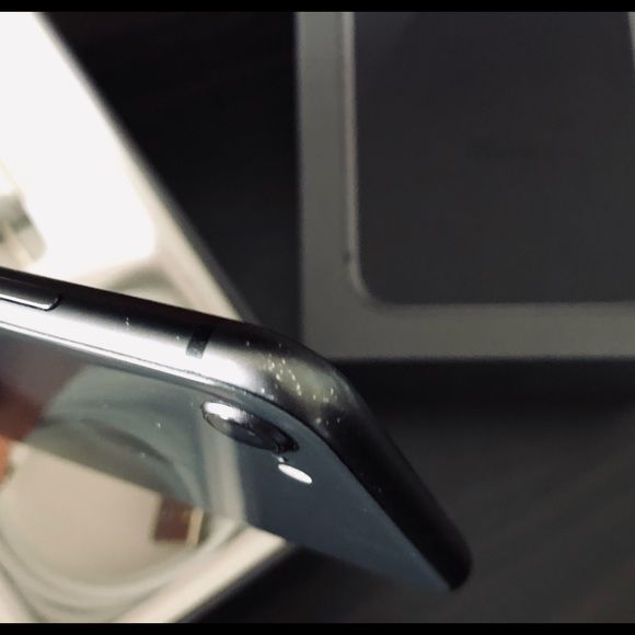 iPhone 8 64 GB Space Gray - Picture 9 of 16